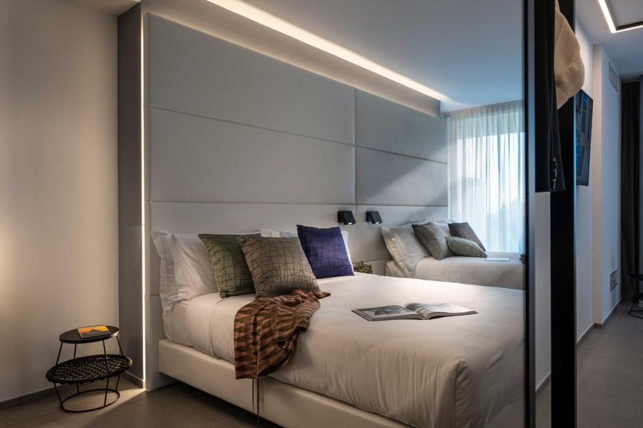 J44 Lifestyle Hotel Лідо-ді-Єзоло Екстер'єр фото A room at the hotel