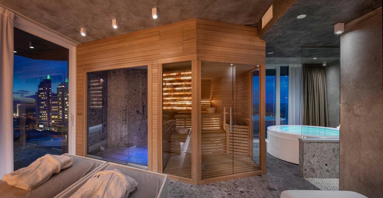J44 Lifestyle Hotel Лідо-ді-Єзоло Екстер'єр фото A modern Finnish sauna