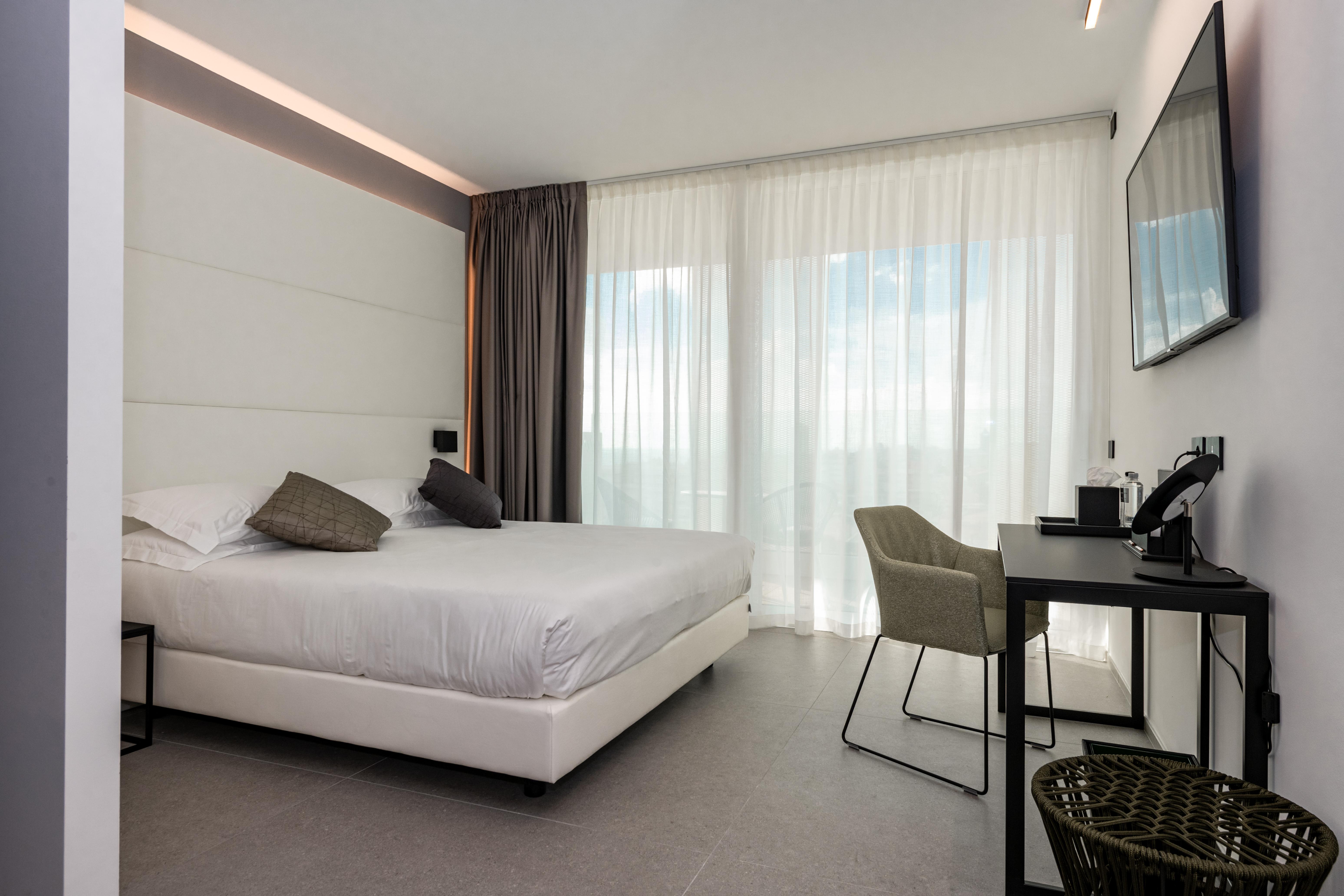 J44 Lifestyle Hotel Лідо-ді-Єзоло Екстер'єр фото A room at the hotel