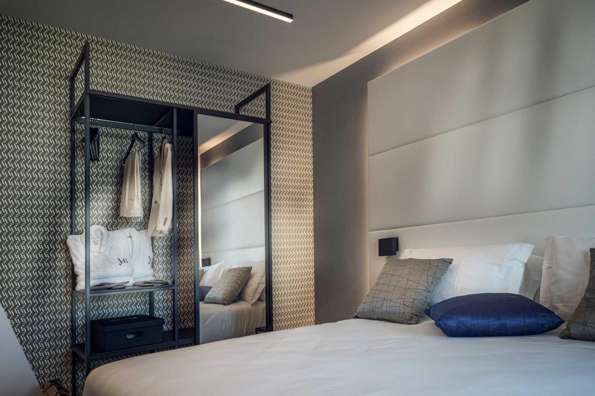 J44 Lifestyle Hotel Лідо-ді-Єзоло Екстер'єр фото A room at the hotel
