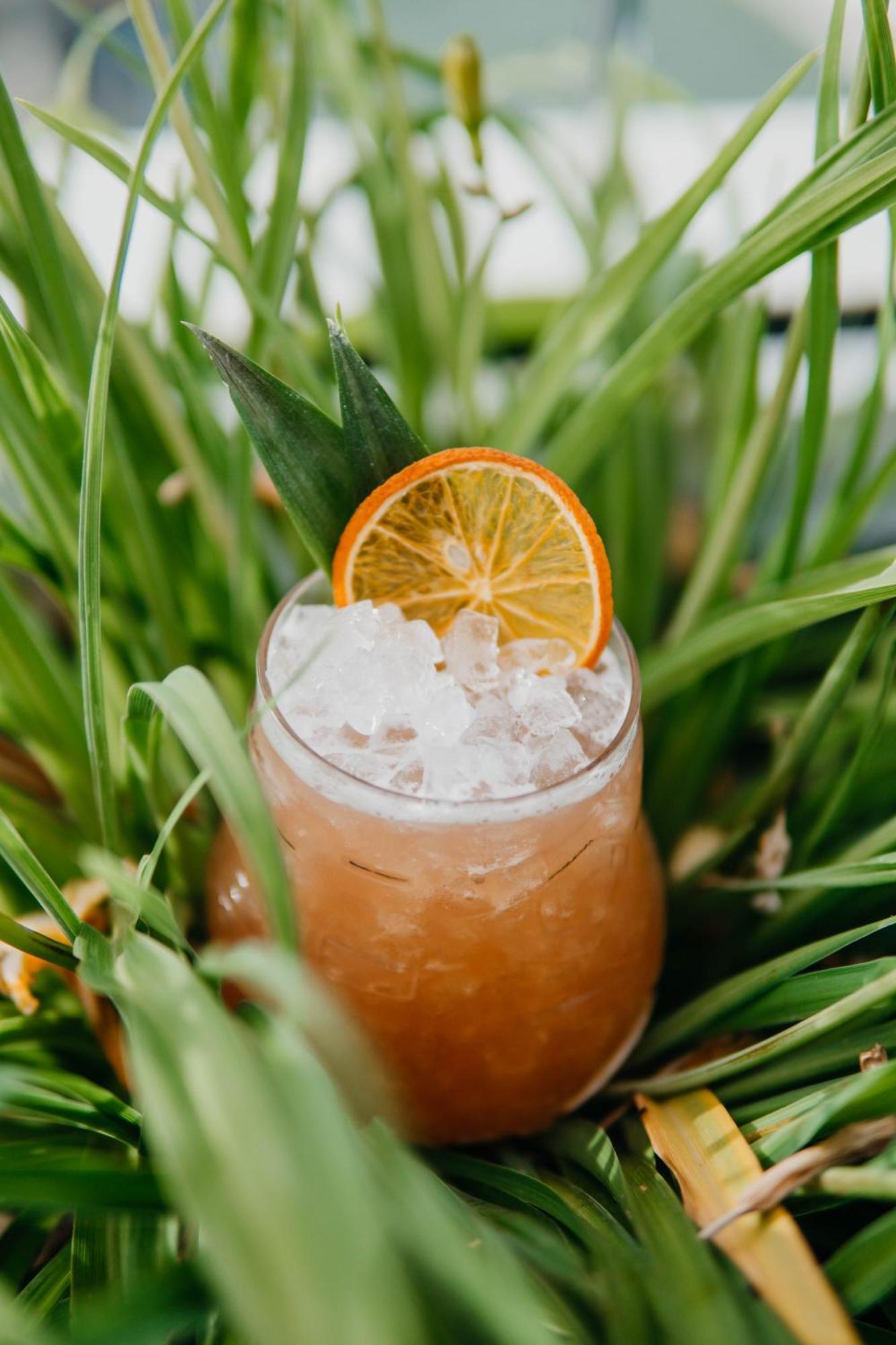 J44 Lifestyle Hotel Лідо-ді-Єзоло Екстер'єр фото A Singapore Sling