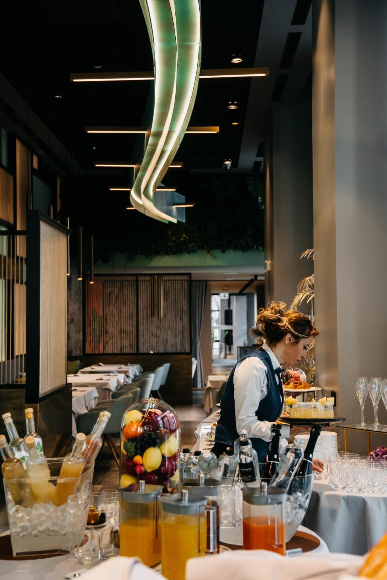 J44 Lifestyle Hotel Лідо-ді-Єзоло Екстер'єр фото Restaurant interior